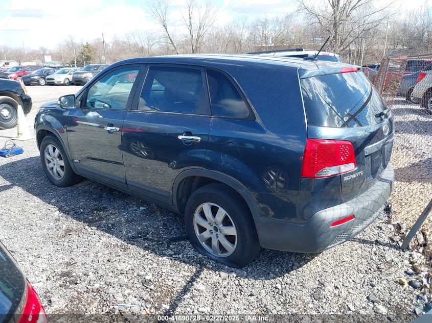 2011 KIA SORENTO VIN: 5XYKTCA15BG081910