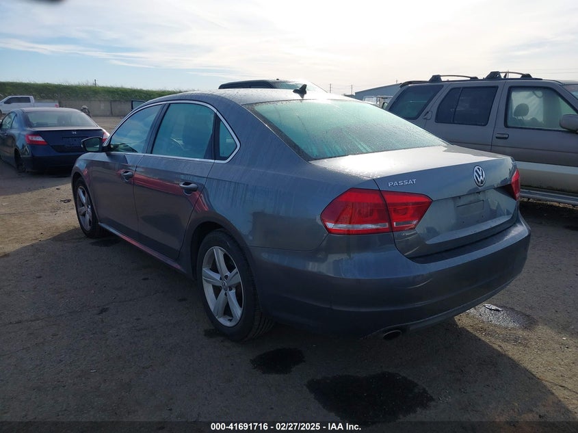 2014 VOLKSWAGEN PASSAT VIN: 1VWBT7A37EC114954