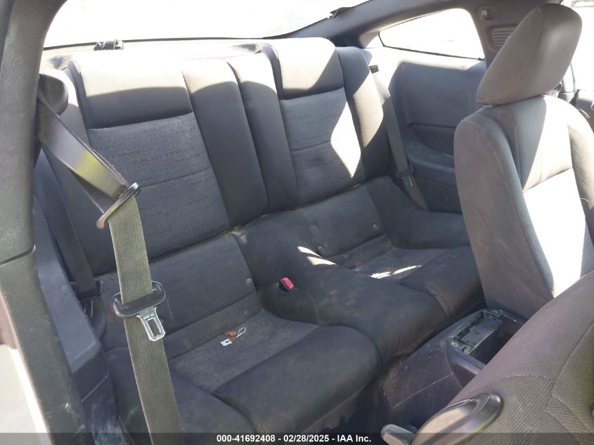 2009 Ford Mustang V6/V6 Premium VIN: 1ZVHT80N695109225 Lot: 41692408