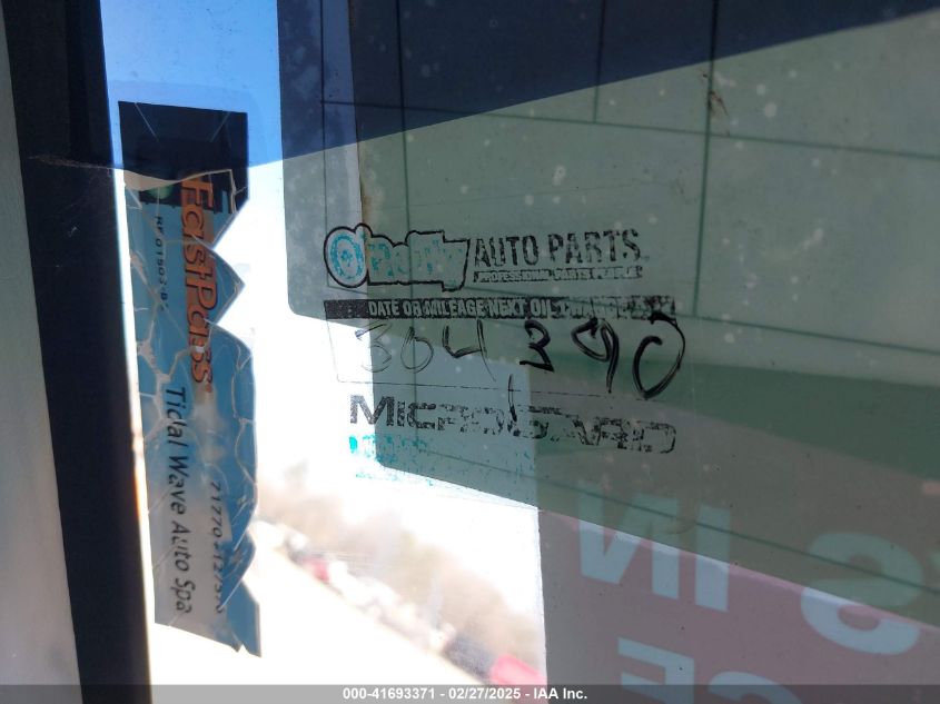 2003 Chevrolet Suburban 1500 Lt VIN: 1GNEC16T53J137672 Lot: 41693371