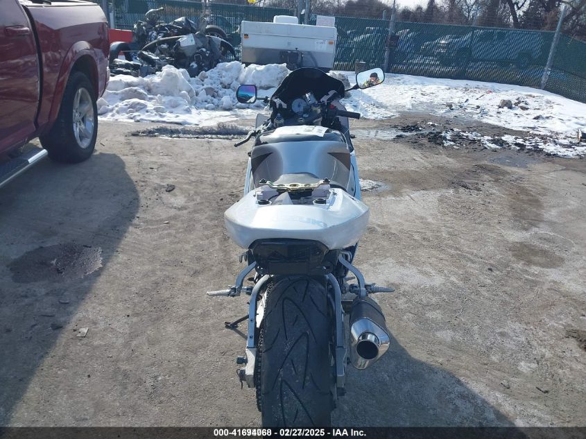 2002 Suzuki Gsx-R750 VIN: JS1GR7HA222105232 Lot: 41694068