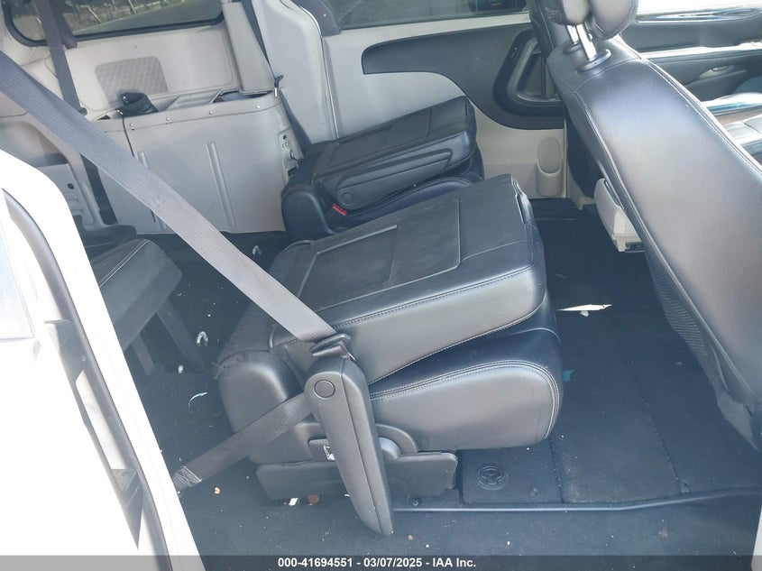 2013 CHRYSLER TOWN & COUNTRY VIN: 2C4RC1BG3DR706065