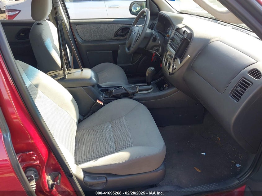 2006 FORD ESCAPE VIN: 1FMYU03106KA79030