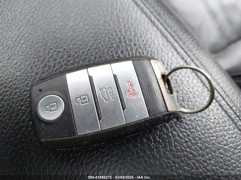 2014 KIA SORENTO VIN: 5XYKW4A70EG432633