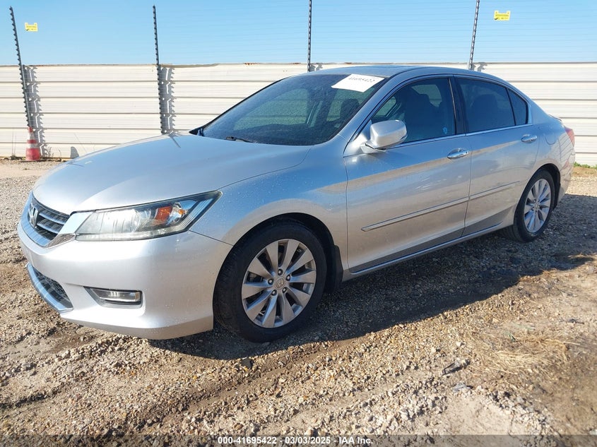 2013 HONDA ACCORD VIN: 1HGCR2F87DA056370