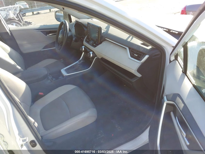 2019 TOYOTA RAV4 XLE PREMIUM - 2T3C1RFV9KW056468