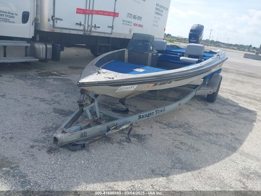 1986 RANGER BASSBOAT auction photo 2