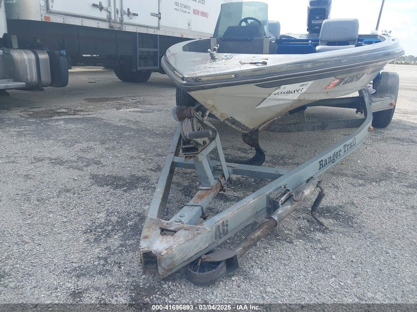 1986 RANGER BASSBOAT auction photo 6