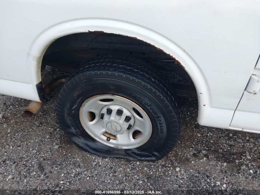 2008 Chevrolet Express Work Van VIN: 1GCGG25C681175724 Lot: 41696996