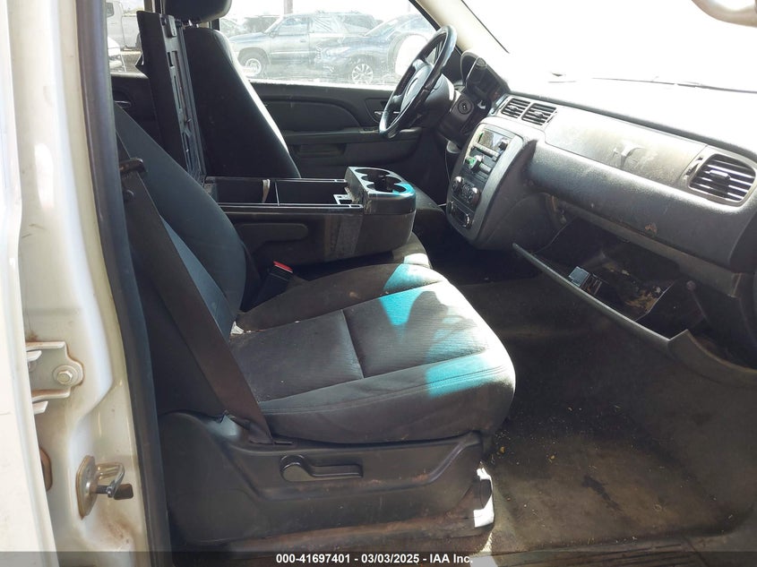 2010 CHEVROLET SUBURBAN 1500 VIN: 1GNUCHE01AR174986