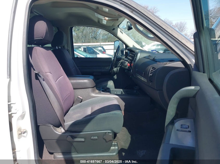 2008 CHEVROLET SILVERADO VIN: 1GCHC23608F224058