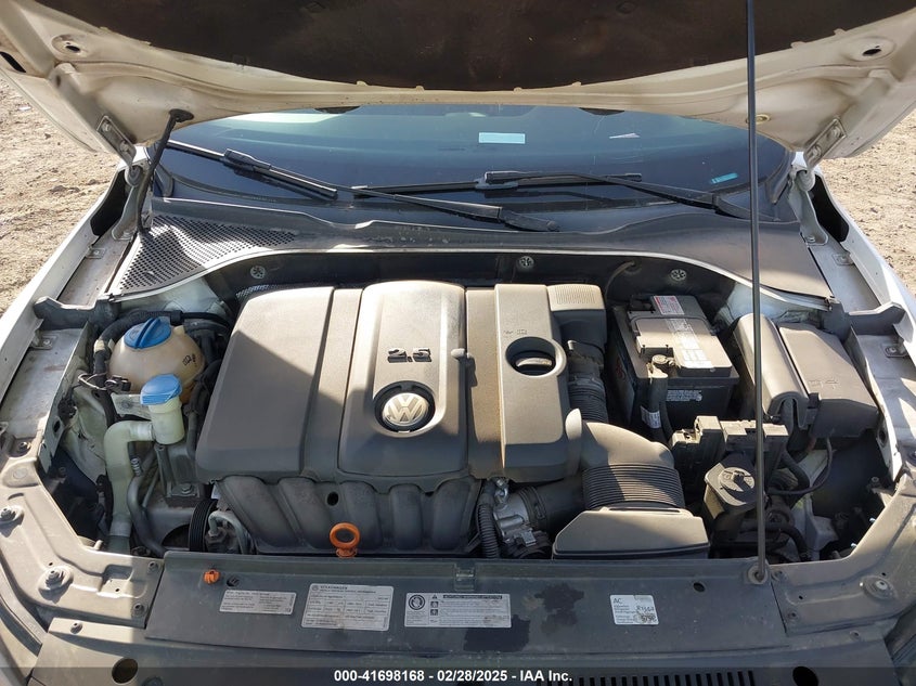 2012 VOLKSWAGEN PASSAT VIN: 1VWBP7A37CC041747