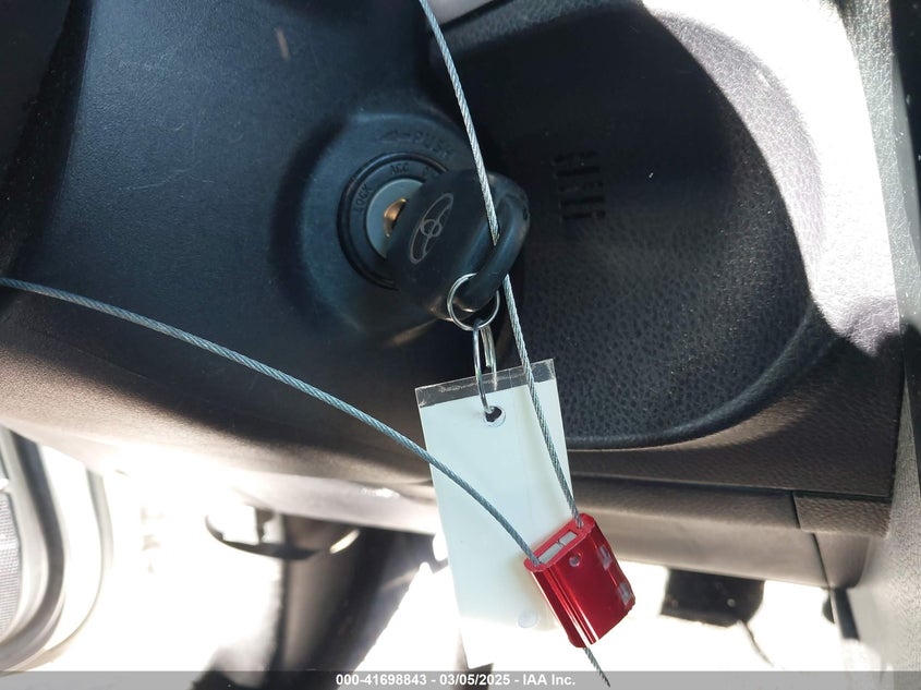 2018 TOYOTA COROLLA LE - 5YFBURHE7JP750469