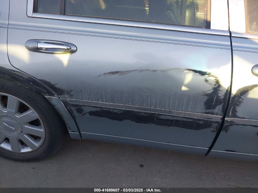 2006 Lincoln Town Car Signature Limited VIN: 1LNHM82V86Y637335 Lot: 41699607