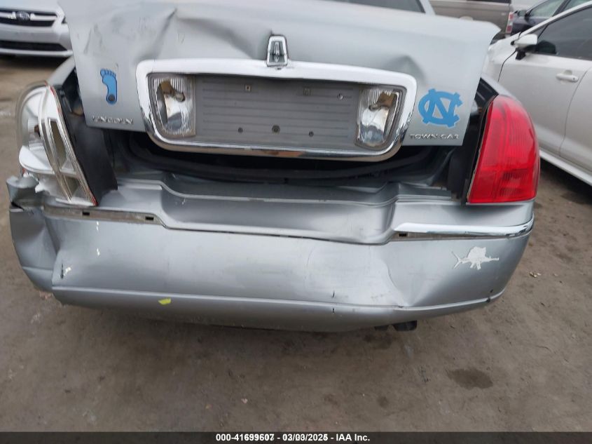 2006 Lincoln Town Car Signature Limited VIN: 1LNHM82V86Y637335 Lot: 41699607