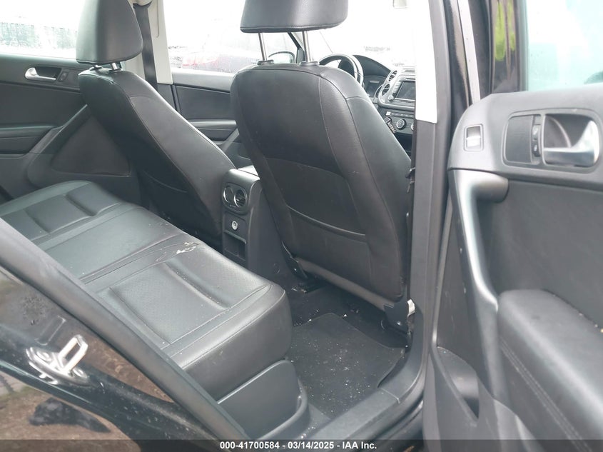 2015 VOLKSWAGEN TIGUAN VIN: WVGAV7AX2FW506912