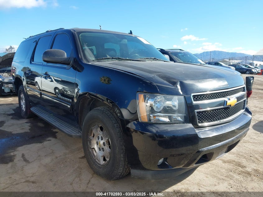2014 CHEVROLET SUBURBAN 1500 VIN: 1GNSCJE08ER240230