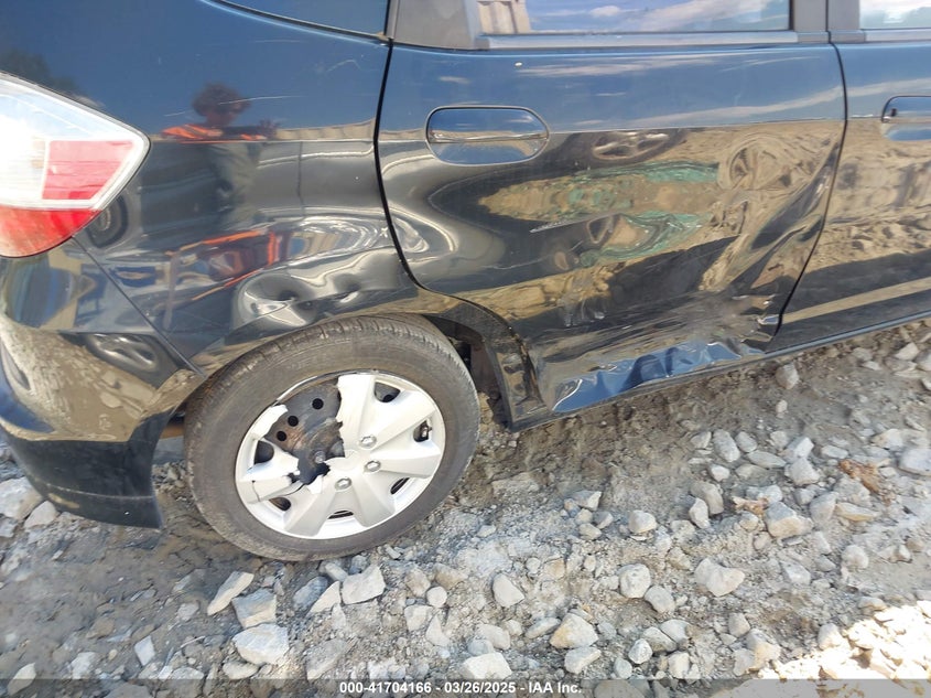 2010 Honda Fit VIN: JHMGE8H25AC015581 Lot: 41704166