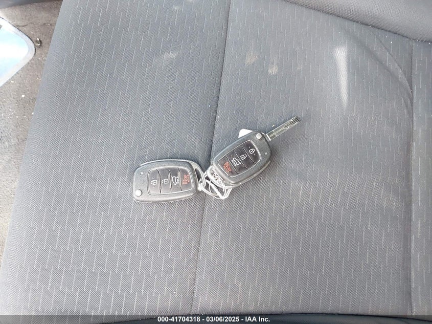 2019 HYUNDAI TUCSON SE - KM8J2CA46KU977863