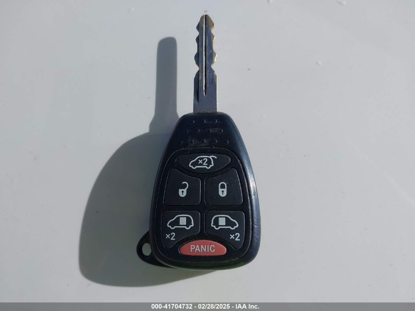 2005 Chrysler Town & Country Limited VIN: 2C8GP64L65R474239 Lot: 41704732