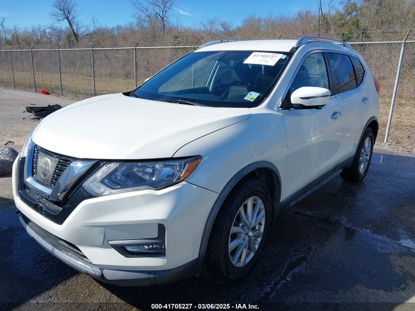 2017 NISSAN ROGUE SV - KNMAT2MT8HP608721