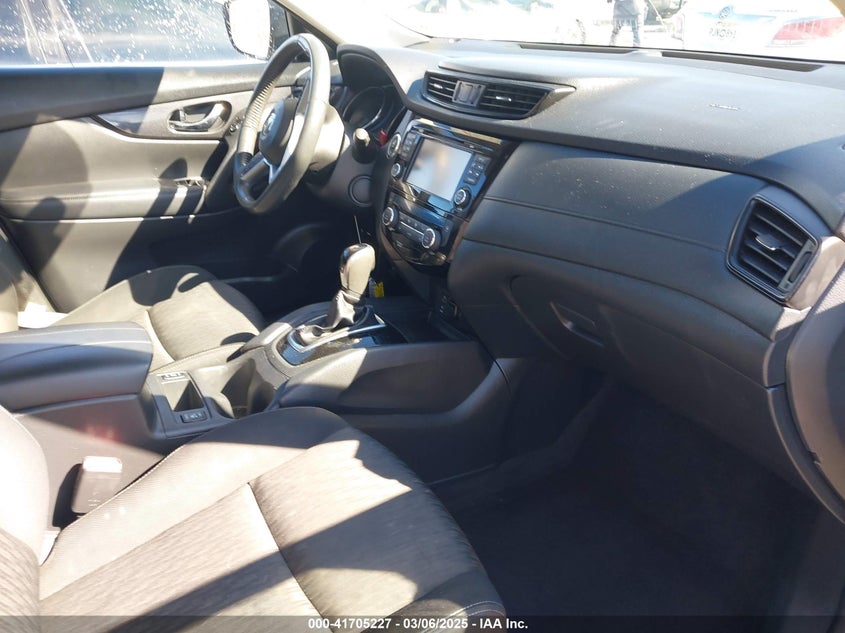 2017 NISSAN ROGUE SV - KNMAT2MT8HP608721