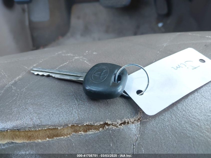 2001 Toyota Sequoia Limited V8 VIN: 5TDBT48A01S048312 Lot: 41705751