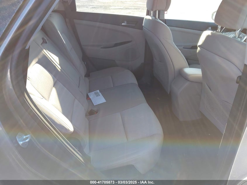2016 HYUNDAI TUCSON VIN: KM8J33A23GU107572
