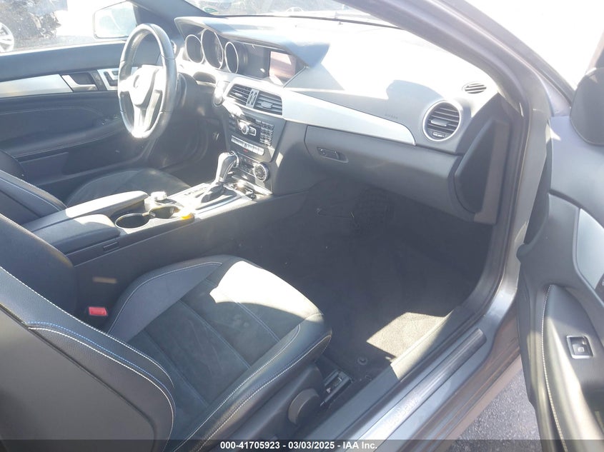 2015 MERCEDES-BENZ C 350 SPORT - WDDGJ5HB7FG366932