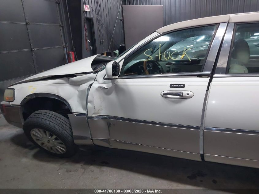 2003 Lincoln Town Car Signature VIN: 1LNHM82W03Y695475 Lot: 41706130