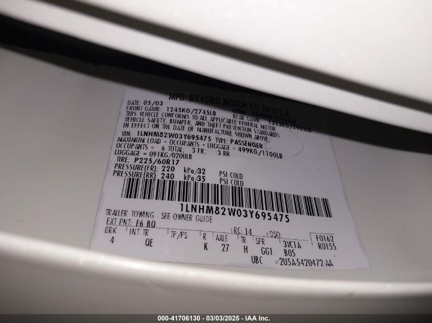 2003 Lincoln Town Car Signature VIN: 1LNHM82W03Y695475 Lot: 41706130