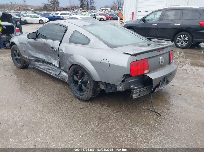 2007 FORD MUSTANG VIN: 1ZVFT80N975358526