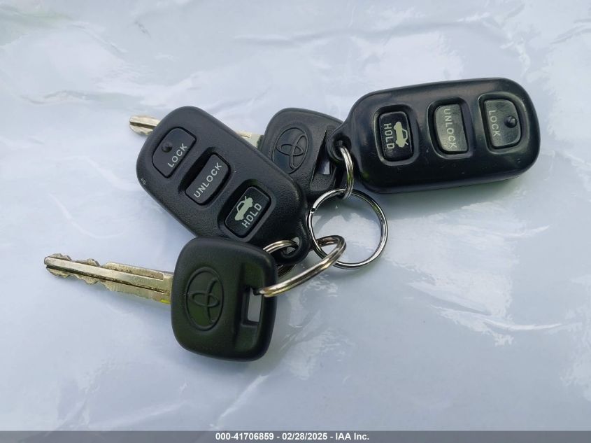 2004 Toyota Camry Le VIN: 4T1BE32K34U827463 Lot: 41706859