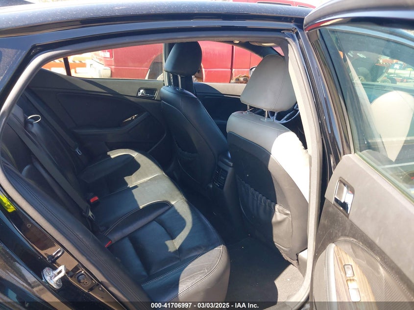 2013 KIA OPTIMA VIN: 5XXGR4A62DG111152