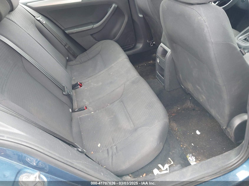2015 VOLKSWAGEN JETTA VIN: 3VWD17AJ1FM266774