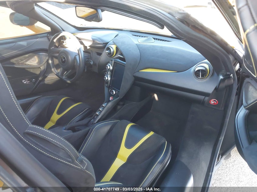 2019 MCLAREN 720S VIN: SBM14DCAXKW002639