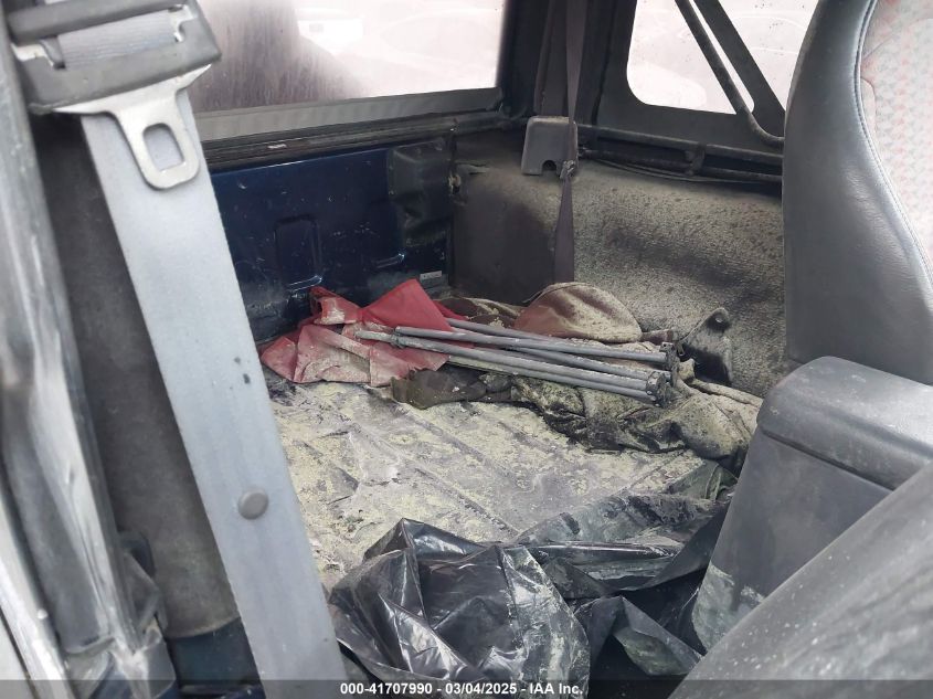 2000 Jeep Wrangler Sport VIN: 1J4FA49SXYP724018 Lot: 41707990