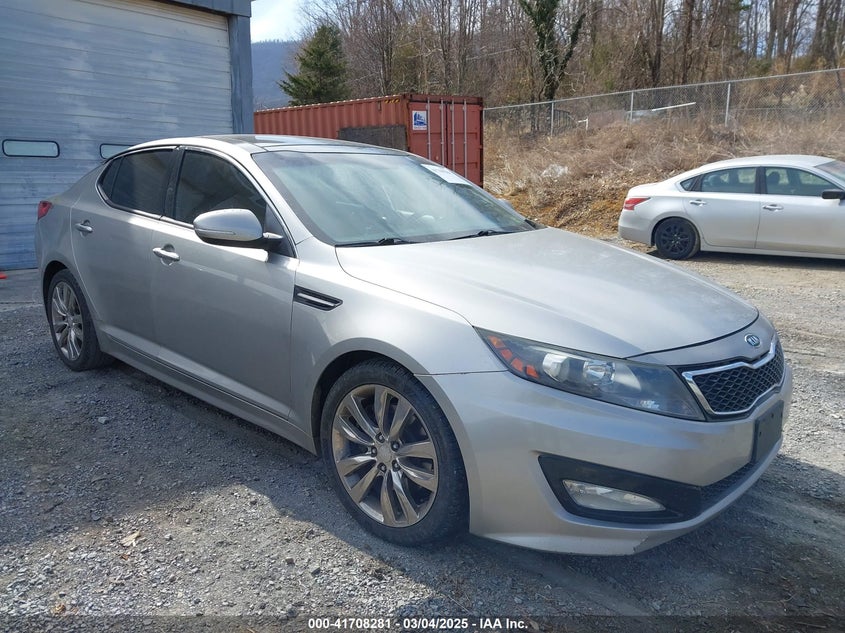 2012 KIA OPTIMA VIN: 5XXGR4A64CG061062