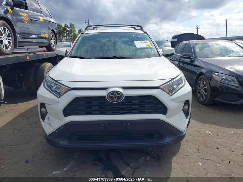 2019 TOYOTA RAV4 XLE - JTMP1RFV2KD042197