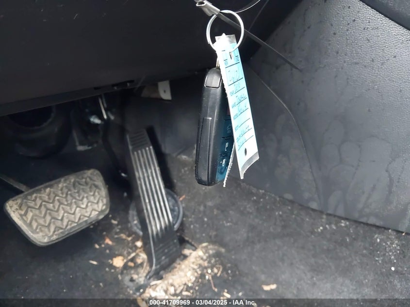 2019 TOYOTA RAV4 XLE - JTMP1RFV2KD042197