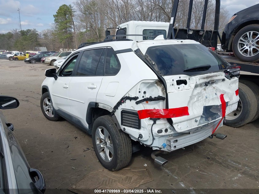 2019 TOYOTA RAV4 XLE - JTMP1RFV2KD042197