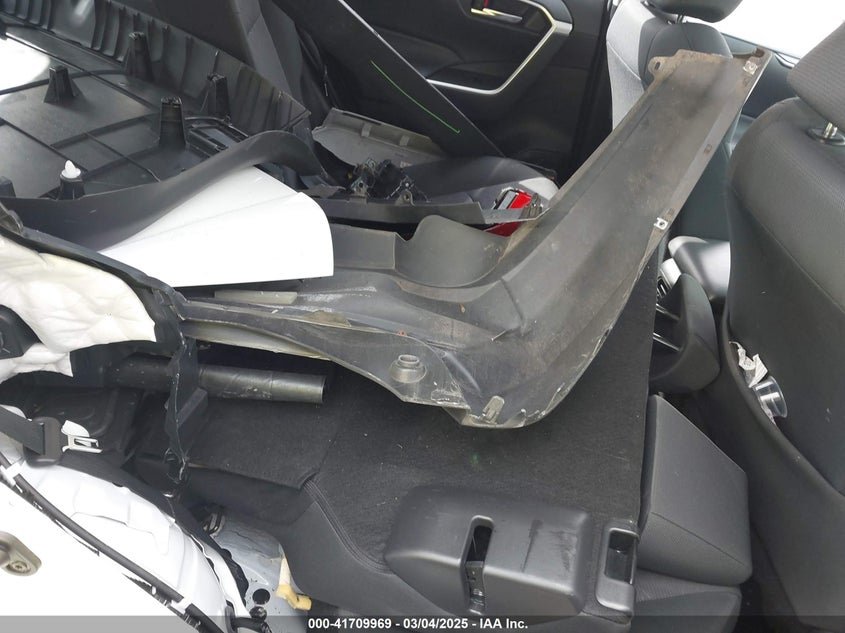 2019 TOYOTA RAV4 XLE - JTMP1RFV2KD042197