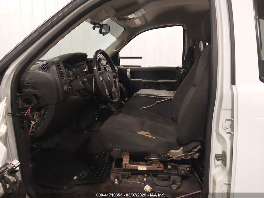 2011 CHEVROLET SILVERADO 1500 VIN: 3GCPKSE30BG358642