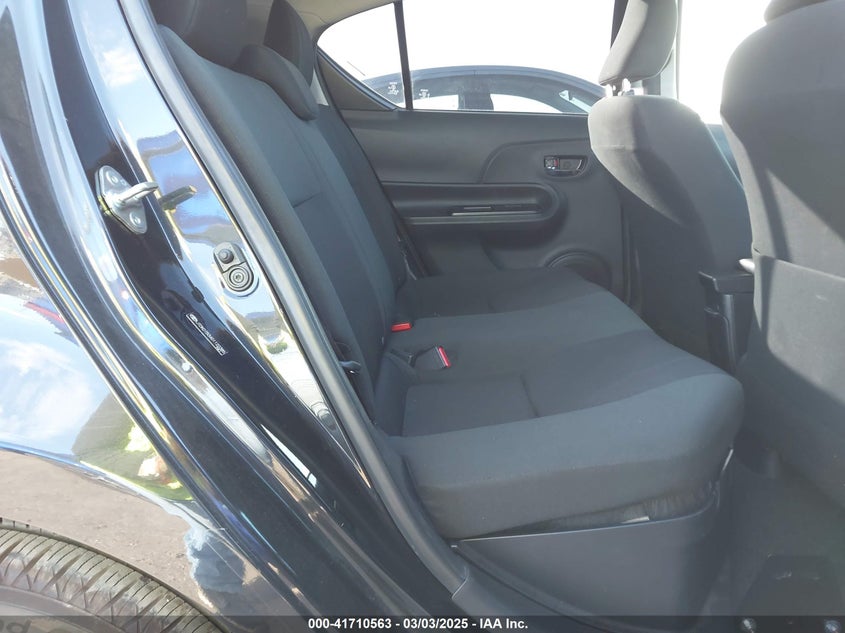 2016 TOYOTA PRIUS C VIN: JTDKDTB34G1122385