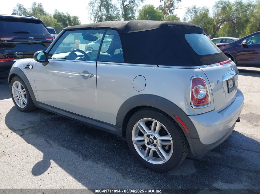 2011 MINI COOPER VIN: WMWZN3C57BT133094