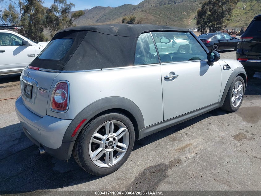 2011 MINI COOPER VIN: WMWZN3C57BT133094
