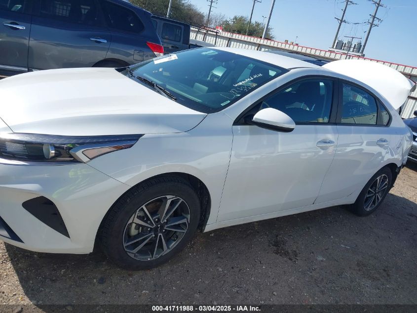 2024 Kia Forte Lxs VIN: 3KPF24AD9RE765015 Lot: 41711988