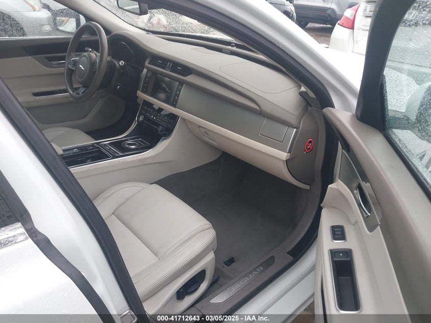 2016 JAGUAR XF 35T PREMIUM - SAJBD4BV8GCY18423