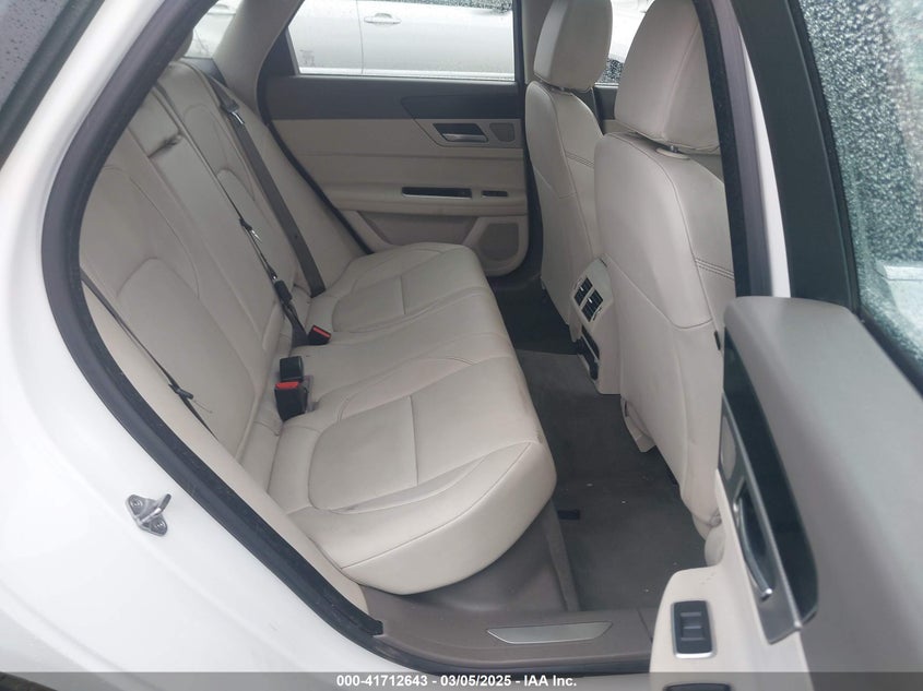 2016 JAGUAR XF 35T PREMIUM - SAJBD4BV8GCY18423