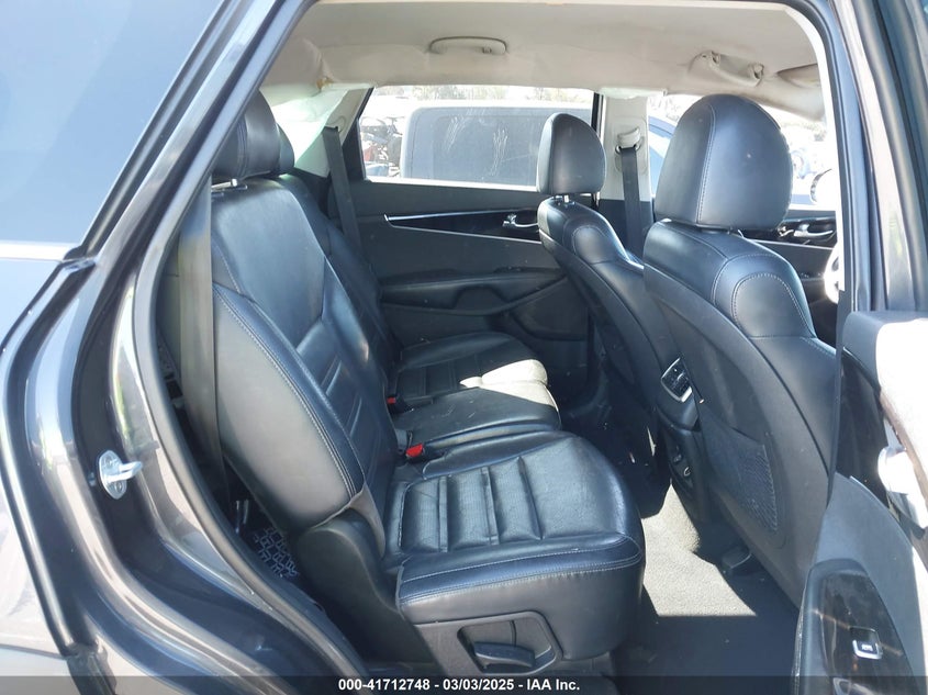 2019 KIA SORENTO VIN: 5XYPH4A59KG457959